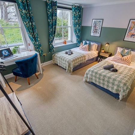2 Bedroom Stylish Spacious Apt, Sleeps 6, Central Cheltenham, With Free Parking - By Blue Puffin Stays Екстериор снимка